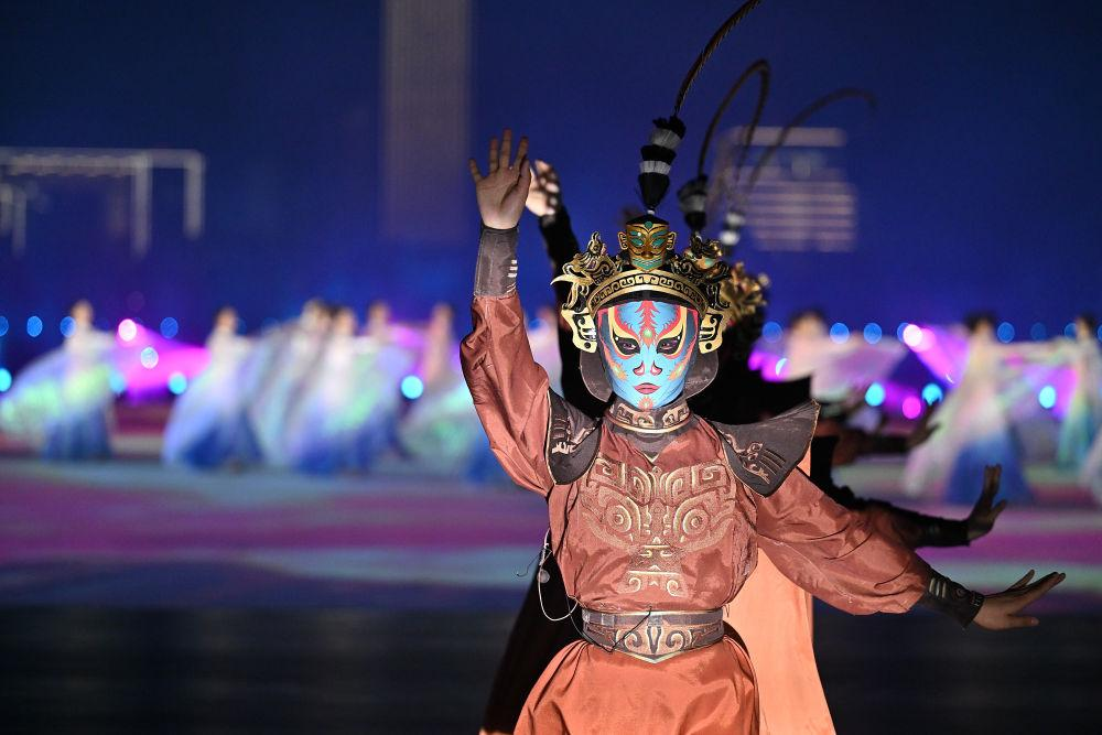 12川劇「俏」花旦驚豔成都世運會 變臉街舞《古蜀天邊行》上大分